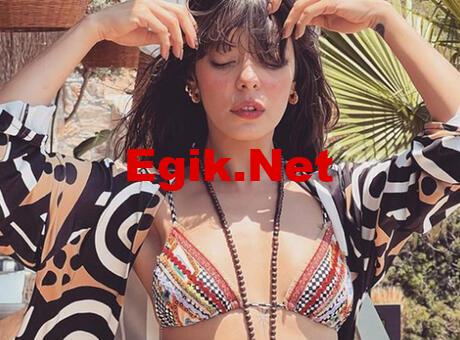 Selin Şekerci bikinili pozlarını paylaştı