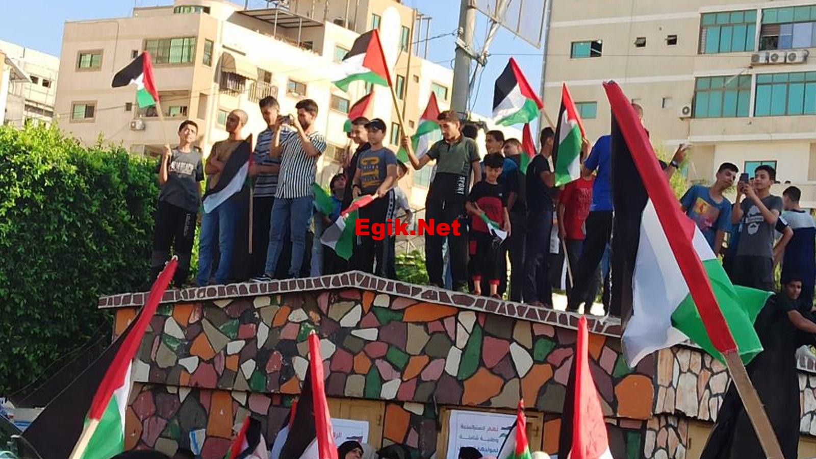 ABD Başkanı Biden’ın Filistin ziyareti protesto edildi! Öldürülen çocukların fotoğrafları balonla gökyüzüne bırakıldı