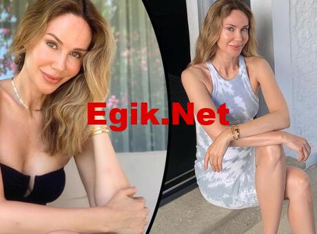 Demet Şener’den mayolu tatil pozu