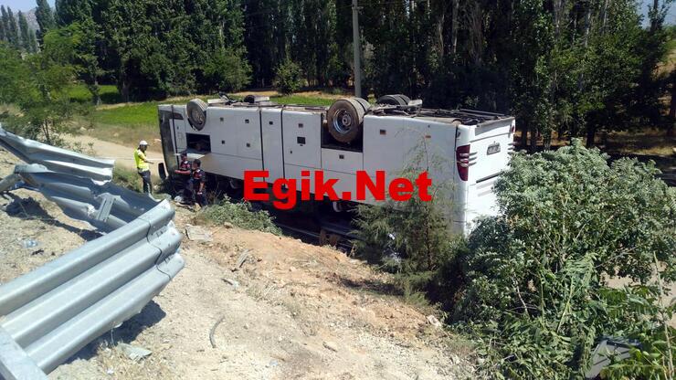 Denizli'de tur otobüsü takla attı: Çok sayıda yaralı var