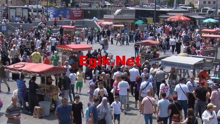 Eminönü’nde bayram yoğunluğu