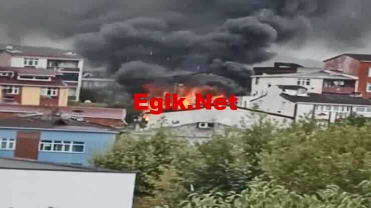 Arnavutköy'de iş yeri yangını