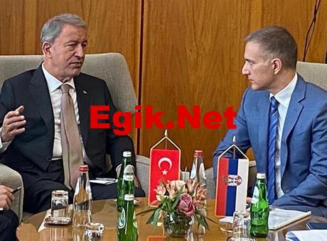 Bakan Akar, Sırbistanlı mevkidaşıyla görüştü