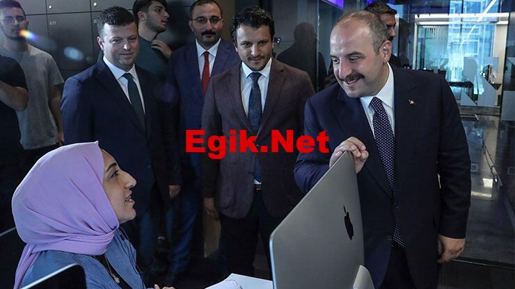 Bakan Varank, 42 İstanbul’da gençlerle buluştu! Yazılımcı gençlere çat kapı ziyaret