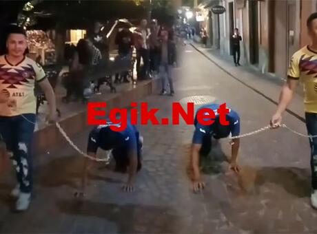 Çevredekiler şoke oldu! Boynuna tasma taktı ve sokakta yürüttü!
