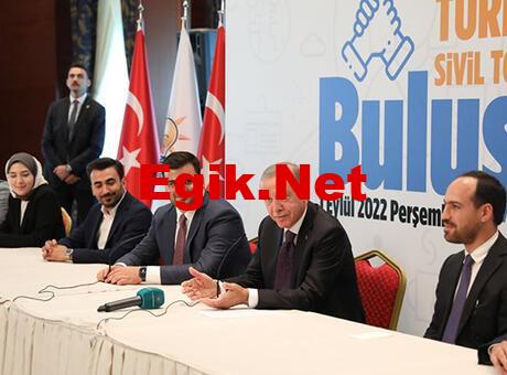 Cumhurbaşkanı Erdoğan gençlerle bir araya geldi