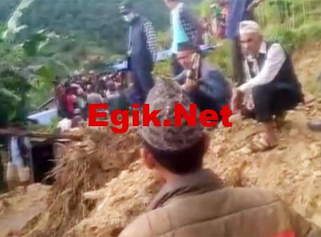 Nepal’de sel ve heyelanın bilançosu ağırlaşıyor