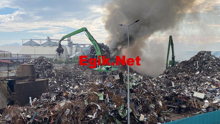 Osmaniye'de, hurda geri dönüşüm fabrikasında yangın