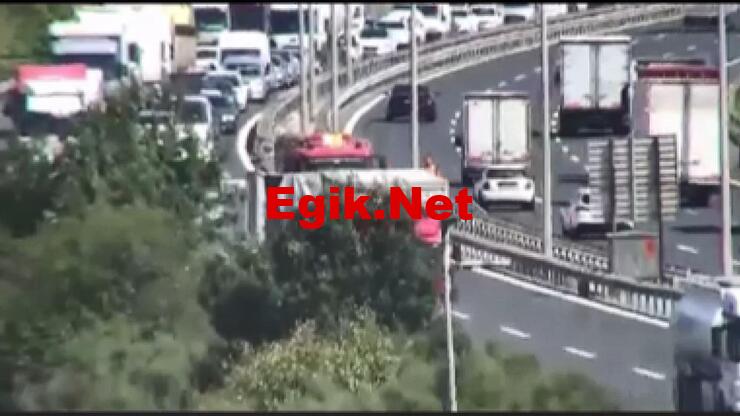 Son dakika… TEM'de TIR devrildi! Ekipler bölgede