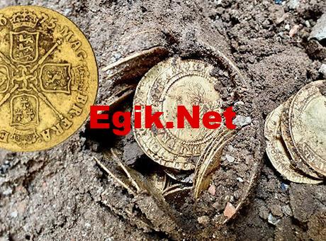 SON DAKİKA: Mutfak döşemelerinin altından 18. yüzyıldan kalma altın sikkeler fışkırdı