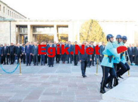 ‘Düşünceleri yolumuzu aydınlatmaktadır’