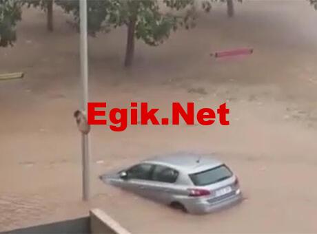 İspanya’da şiddetli yağış felaket getirdi