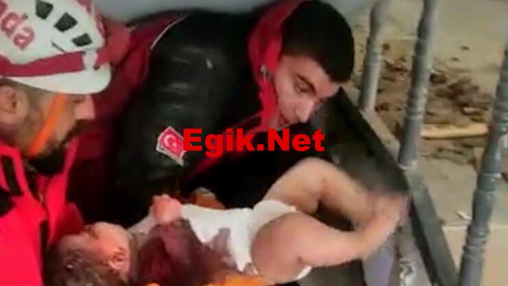 4 aylık Ayşe bebek, 58 saat sonra sağ kurtarıldı! Ailesini arama çalışmaları sürüyor