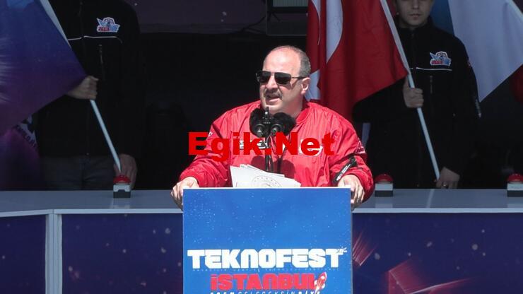Bakan Varank: Burada dünyanın en büyük uzay ve havacılık festivali yapılıyor