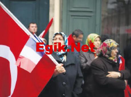 Fransa’daki göçmenlerin yüzde 3’ü Türkiye doğumlu