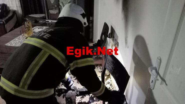 Evde çıkan yangında 4 kişi dumandan etkilendi