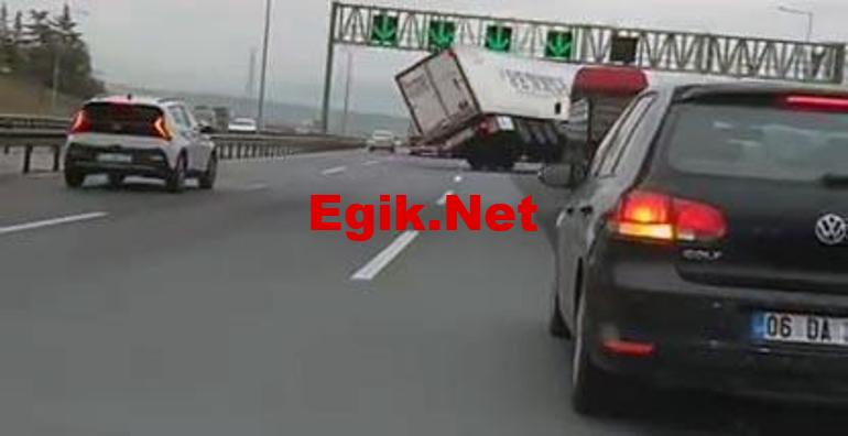 Kontrolden çıkan TIR zincirleme kazaya neden oldu