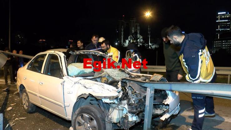 Ataşehir’de bariyerler otomobile ok gibi saplandı