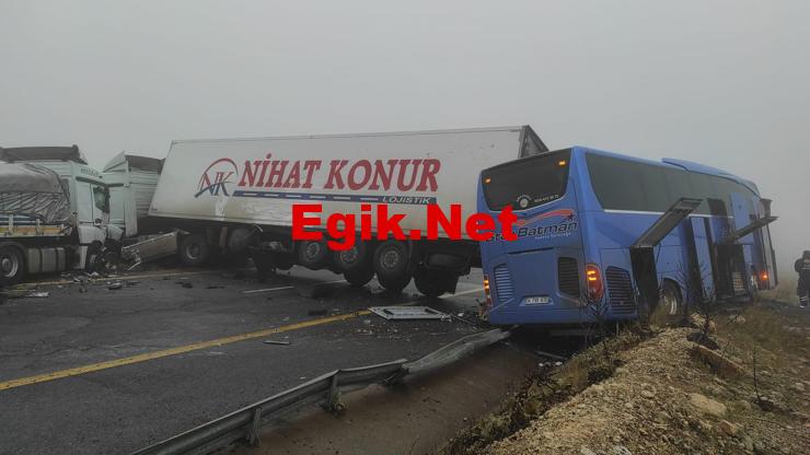 Şanlıurfa’da yolcu otobüsü ile 2 tır çarpıştı: Ölü ve yaralılar var