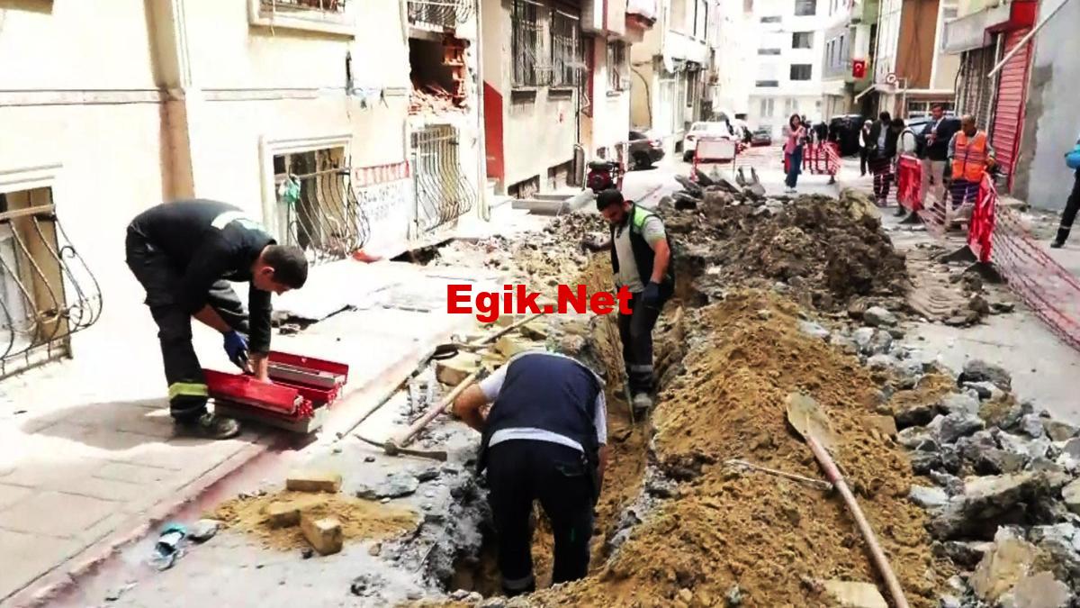 Patlayan rögar bina duvarını yıktı!