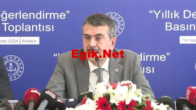 Lisede uygunsuz kıyafet gerginliği! Bakan Tekin: Yaşanmasını arzu etmediğimiz bir olaydı, inceleniyor