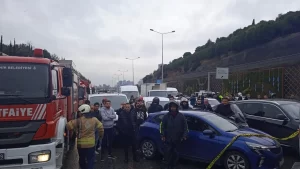Maltepe'de Feci Kaza: Servis Minibüsü Devrildi, 1 Kişi Hayatını Kaybetti