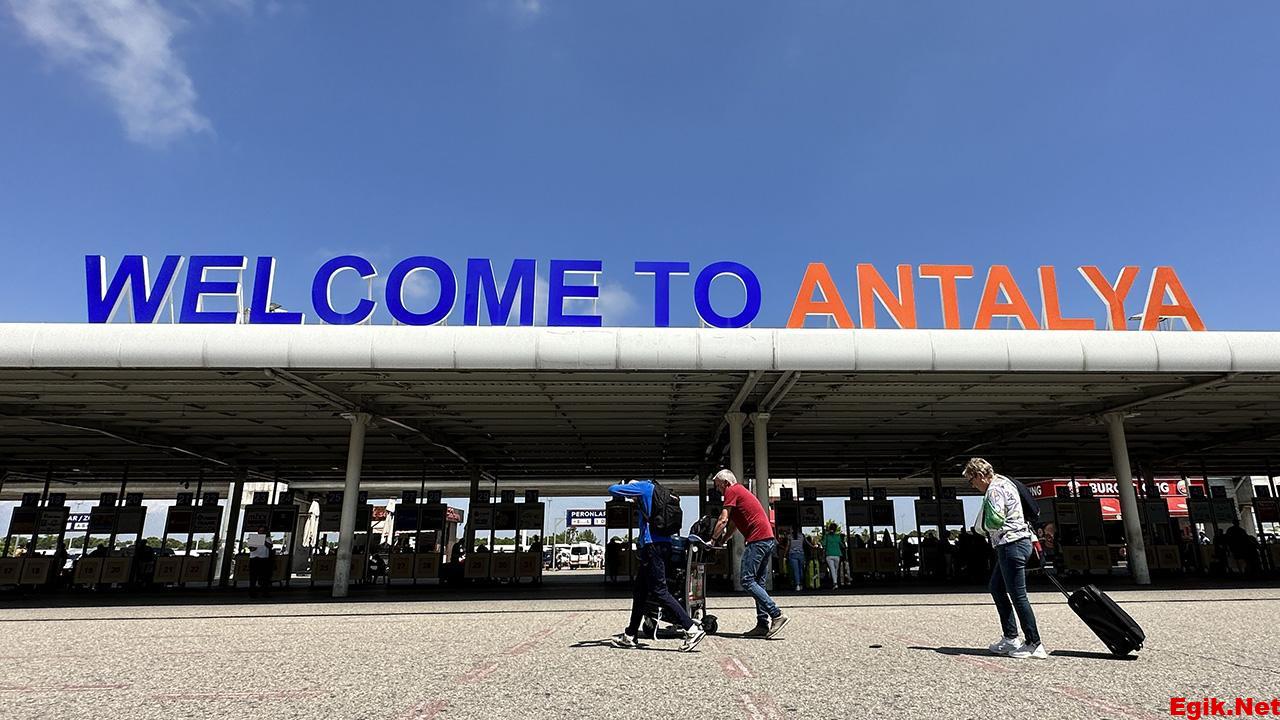 Antalya Yeni Yıla Hazırlanıyor: Turizmde Rekor Beklentisi