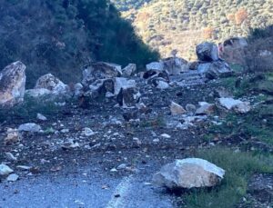 Aydın’da heyelan: Yollar kapandı, ekipler müdahaleye başladı