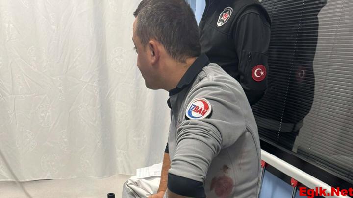 İzmir’de istasyonda bıçaklı saldırı: Sigara içtiği için uyarılan yolcu, 2 görevliyi bıçakladı! Tutuklandı