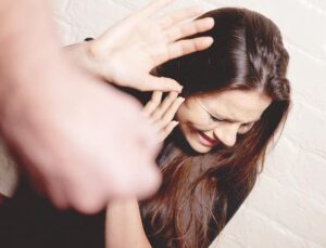 Korkutan yükseliş… Şiddet gören 15 bin kadın hastaneye başvurdu