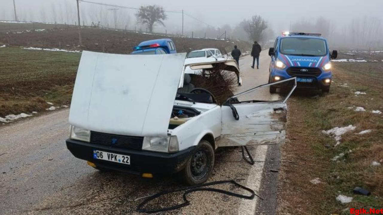 Kastamonu’da Feci Kaza: Otomobil İkiye Bölündü