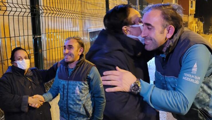 Çocuklar camdan attı, temizlik görevlisi bulup teslim etti | ‘Başkası olsa hiç yapmazdı, böyle adam bulunmaz’