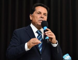 Görevden uzaklaştırılan Esenyurt Belediye Başkanı Ahmet Özer’e ilişkin Anayasa Mahkemesine ihlal başvurusu yapıldı