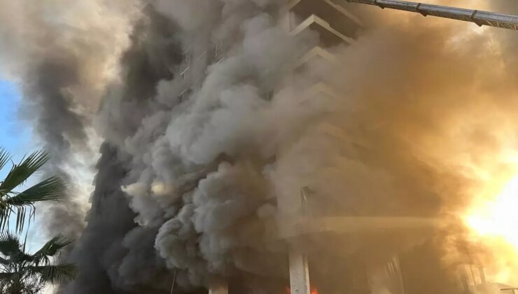 İşçiler, alevlerin arasından böyle kurtarıldı