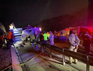 Malatya’da TIR devrildi! 2 can kaybı, 1 yaralı
