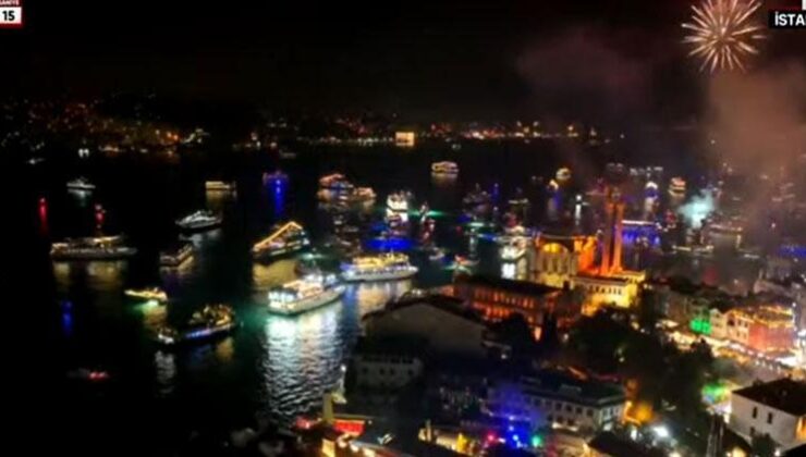Türkiye 2025’e ‘merhaba’ dedi… Yeni yıl havai fişeklerle karşılandı