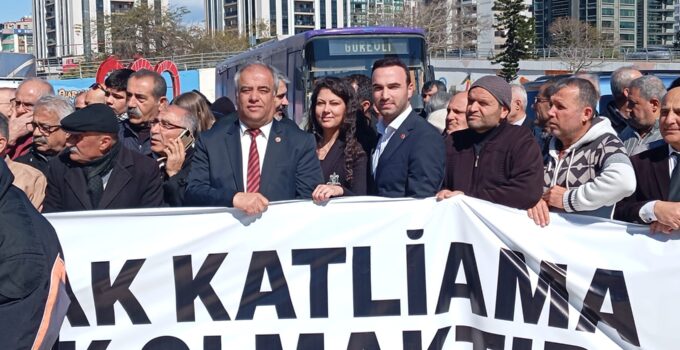 Adana’da Alevi Katliamlarına Karşı Protesto: Yaşar Kemal Kültür Merkezi’nde Sesler Yükseldi