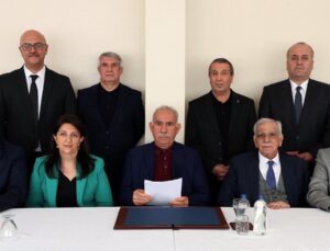 Öcalan’dan Tarihi Silah Bırakma Çağrısı