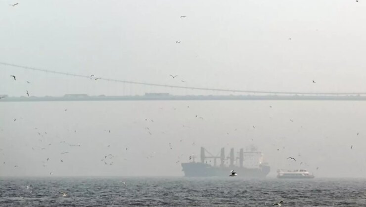 İstanbul Boğazı’nda gemi trafiği askıya alındı