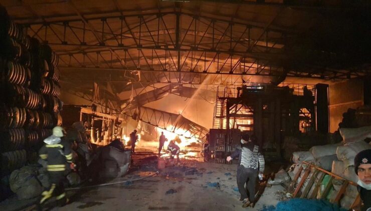 Manisa’da fabrikada çıkan yangın kontrol altına alındı