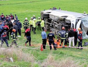 Turnuva yolunda öğrenciler kaza yaptı: 2 ölü 26 yaralı
