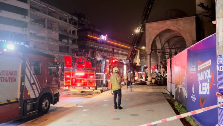 Beyoğlu Molla Çelebi Camii’nde yangın