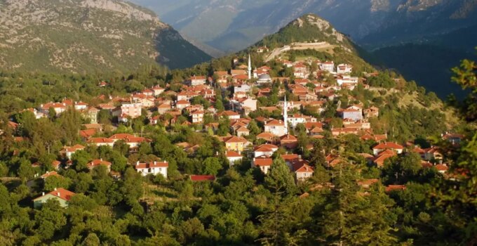 ‘Dünyanın En İyi Turizm Köyü’nde yıkım kararı