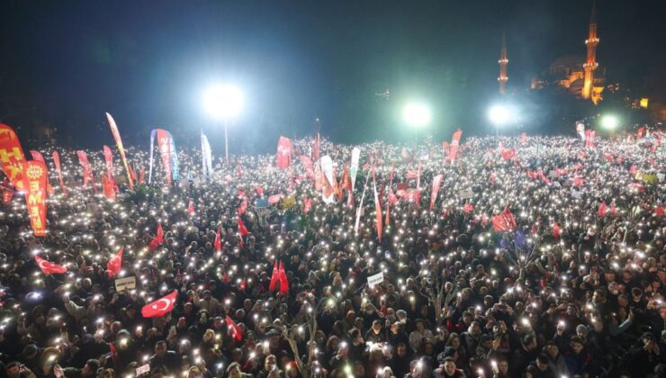 İBB’de hareketli dakikalar: Saraçhane’de müdahale sabah da devam etti