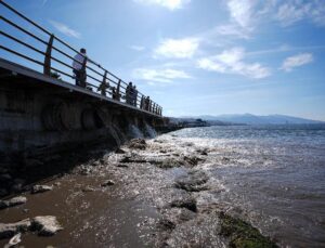 İzmir’de atık su iddiasına soruşturma