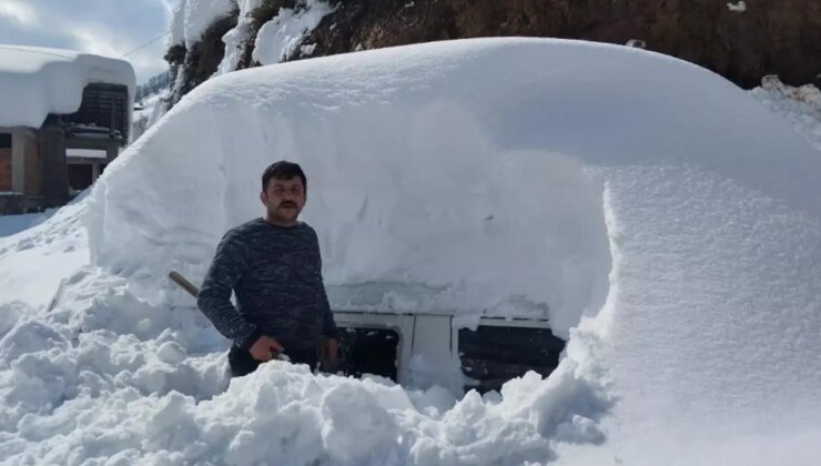 Karın esir aldığı ilimiz! Elinde kürekle saatlerce park ettiği arabasını aradı
