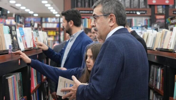 Milli Eğitim Bakanı boykot listesindeki markaya desteğe gitti
