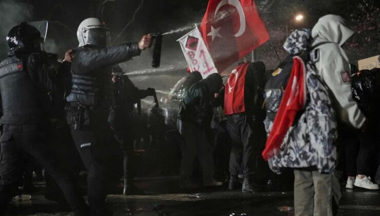 Türk Bayrağı’na biber  gazı dünya basınında