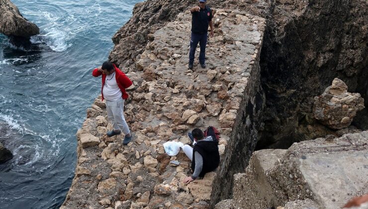 Hayvan pisliğine basıp, ayağı kayınca falezlerden düştü
