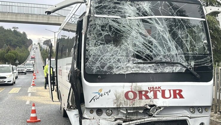İşçi midibüsü, servis otobüsüne çarptı; 20 yaralı